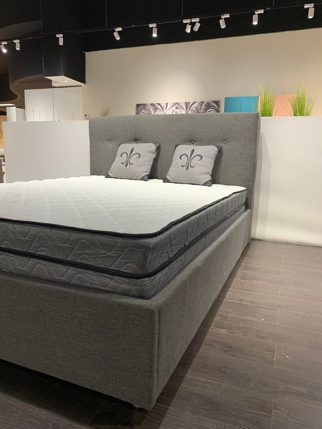 JANE Fabric Bed