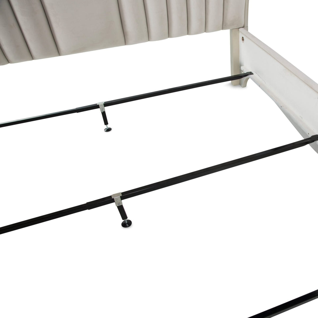 LONDON PLACE Bed - Michael Amini