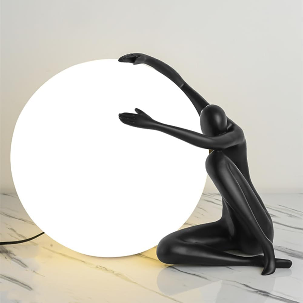 EARL Sculptural Resin Lamp